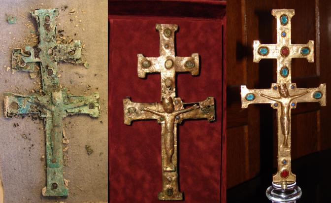 Českodubský románský kříž (vlevo stav po nalezení, uprostřed zrestaurovaný originál, vpravo kopie) - foto: archív autorky